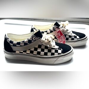 Vans - New Old Skool Checkerboard Vans. Black and White/crean Checkered.